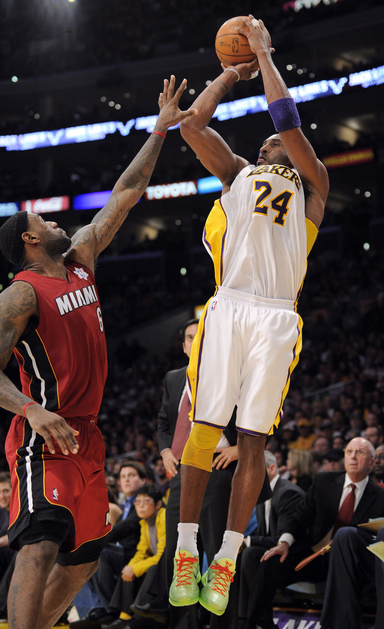 微笑刺客拆解詹科最后一投分工 決策選勒布朗出手歸科比