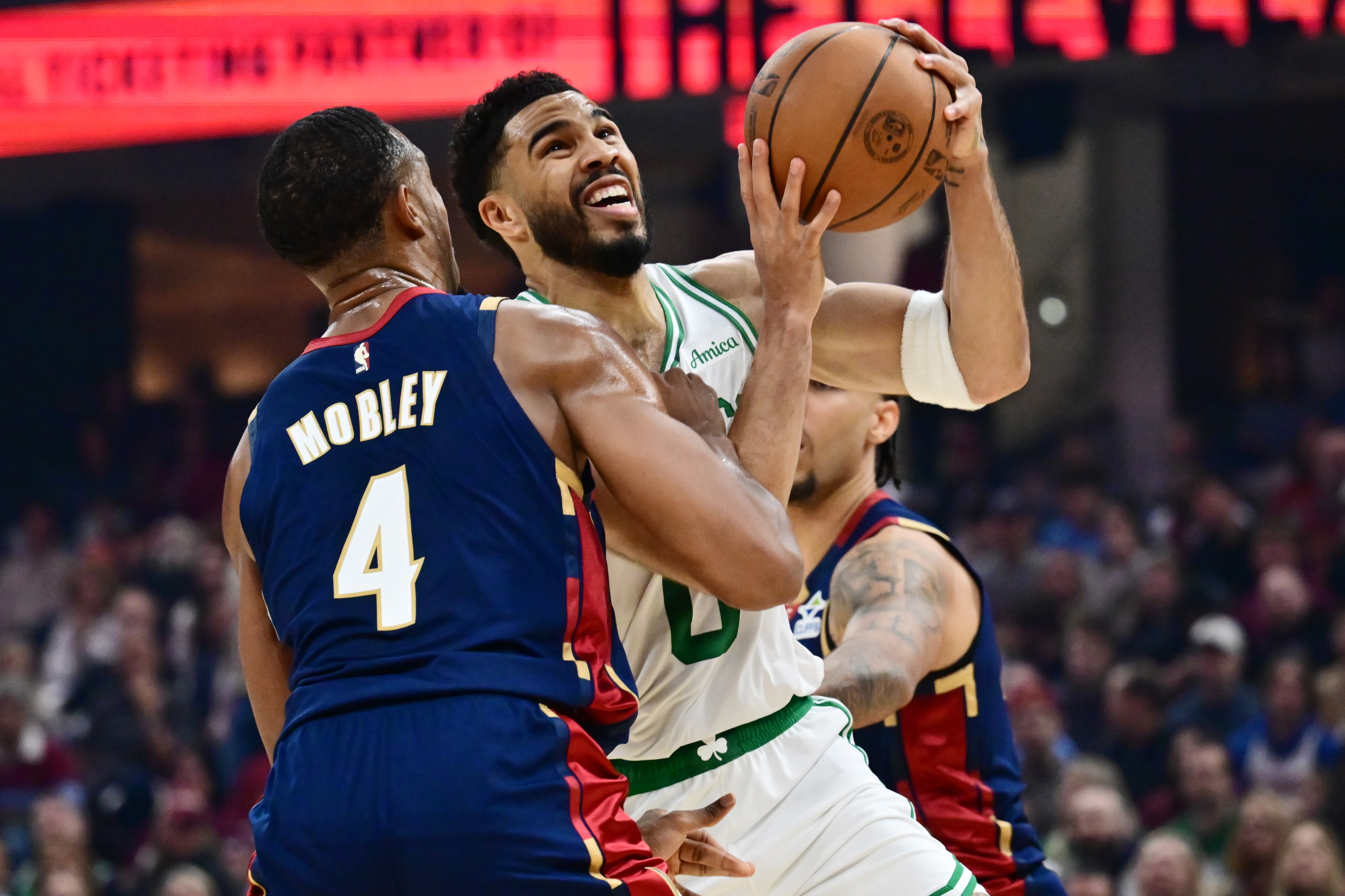 塔圖姆復(fù)出狀態(tài)掙扎 騎士季后賽路徑選擇成焦點