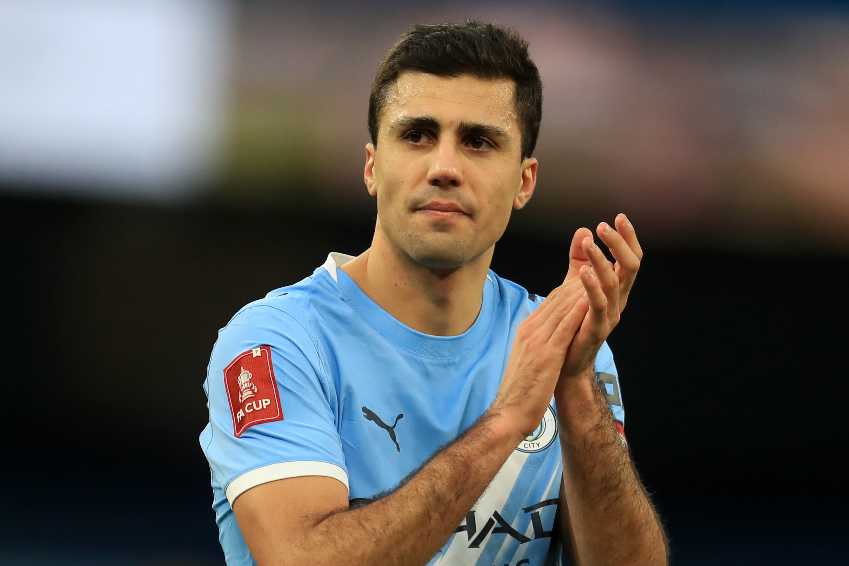 曼城夏窗首要任務(wù)鎖定羅德里續(xù)約 金球中場合同僅剩一年