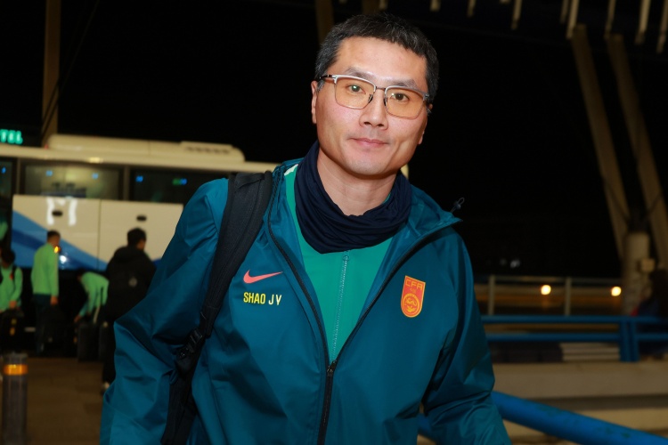 國足戰(zhàn)庫拉索 邵佳一首秀即遇世界杯正賽隊