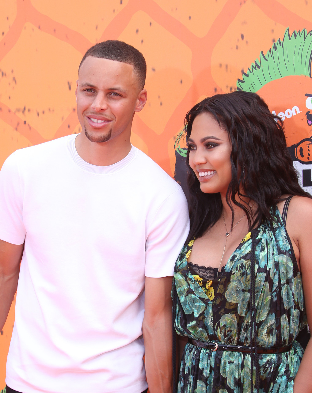 阿耶莎透露庫里日常 清晨六點(diǎn)半訓(xùn)練已成肌肉記憶