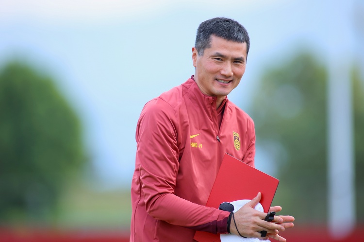 邵佳一臨場指揮細節(jié)曝光 國足半場試驗4222陣型