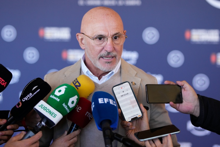 德拉富恩特賽后定調(diào) 奧亞薩瓦爾獲評(píng)世界級(jí) 羅德里重返巔峰