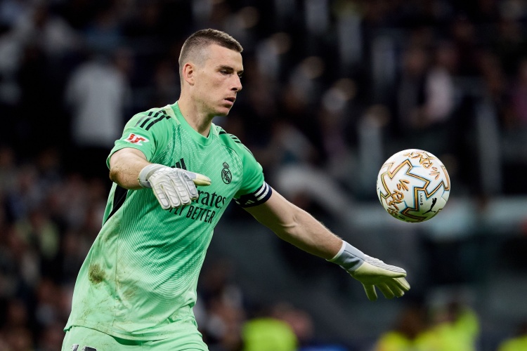 盧寧續(xù)約后處境微妙 關(guān)鍵表現(xiàn)決定皇馬與國(guó)家隊(duì)未來(lái)