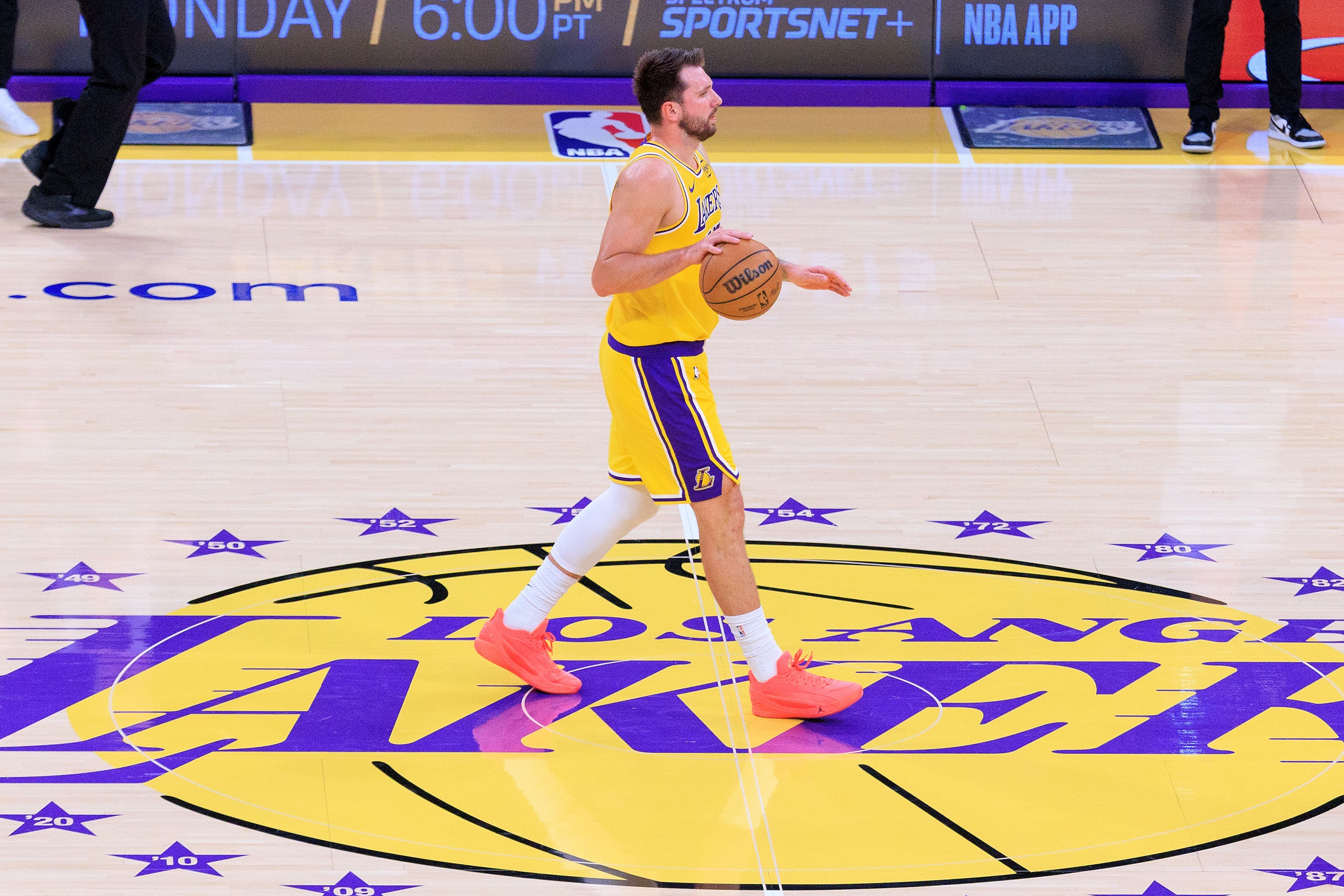 東契奇回應(yīng)技犯爭議 稱扎威三次挑釁自己未發(fā)一言