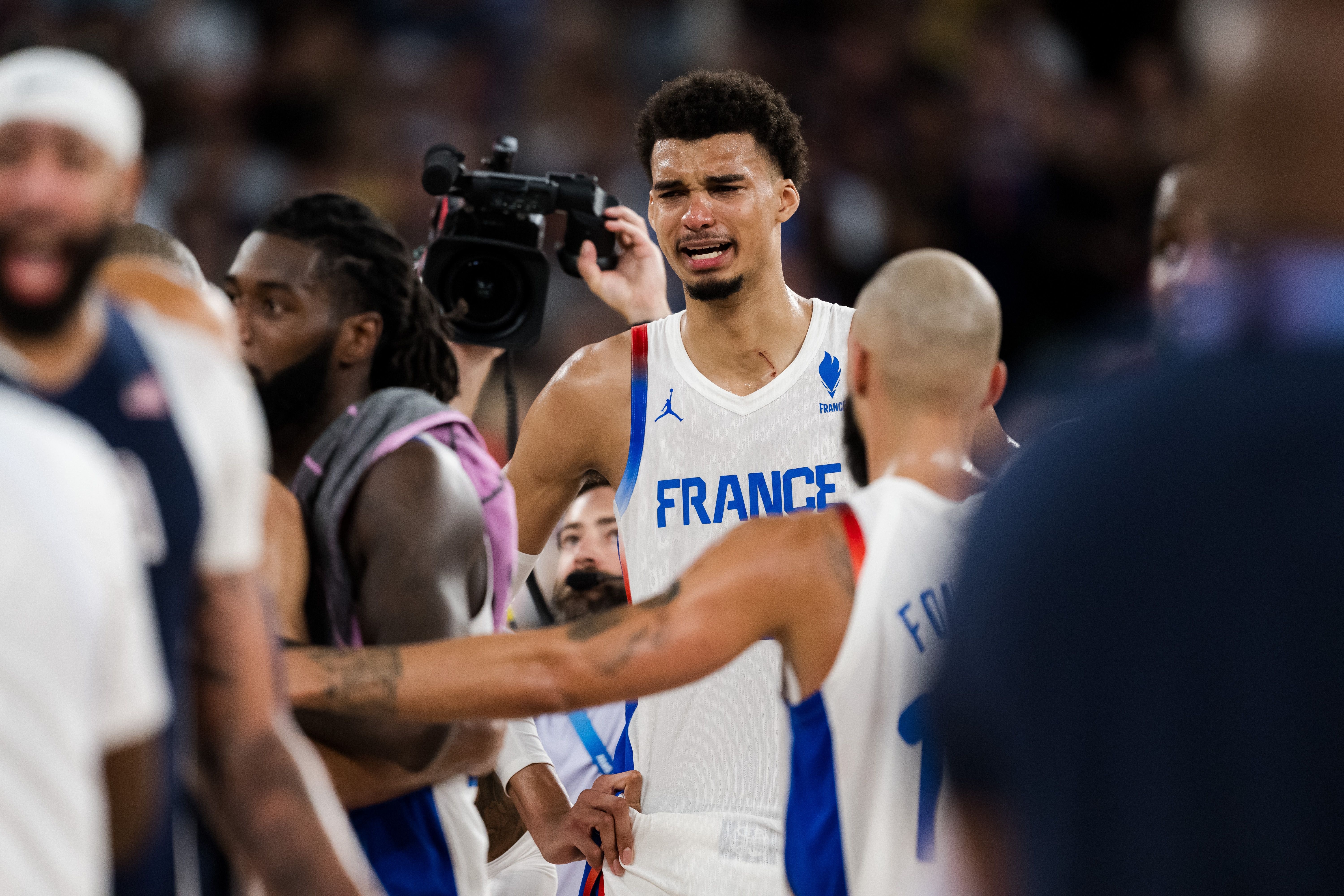 韋德解讀文班奧運銀牌表情 20歲新星不滿輸詹杜庫