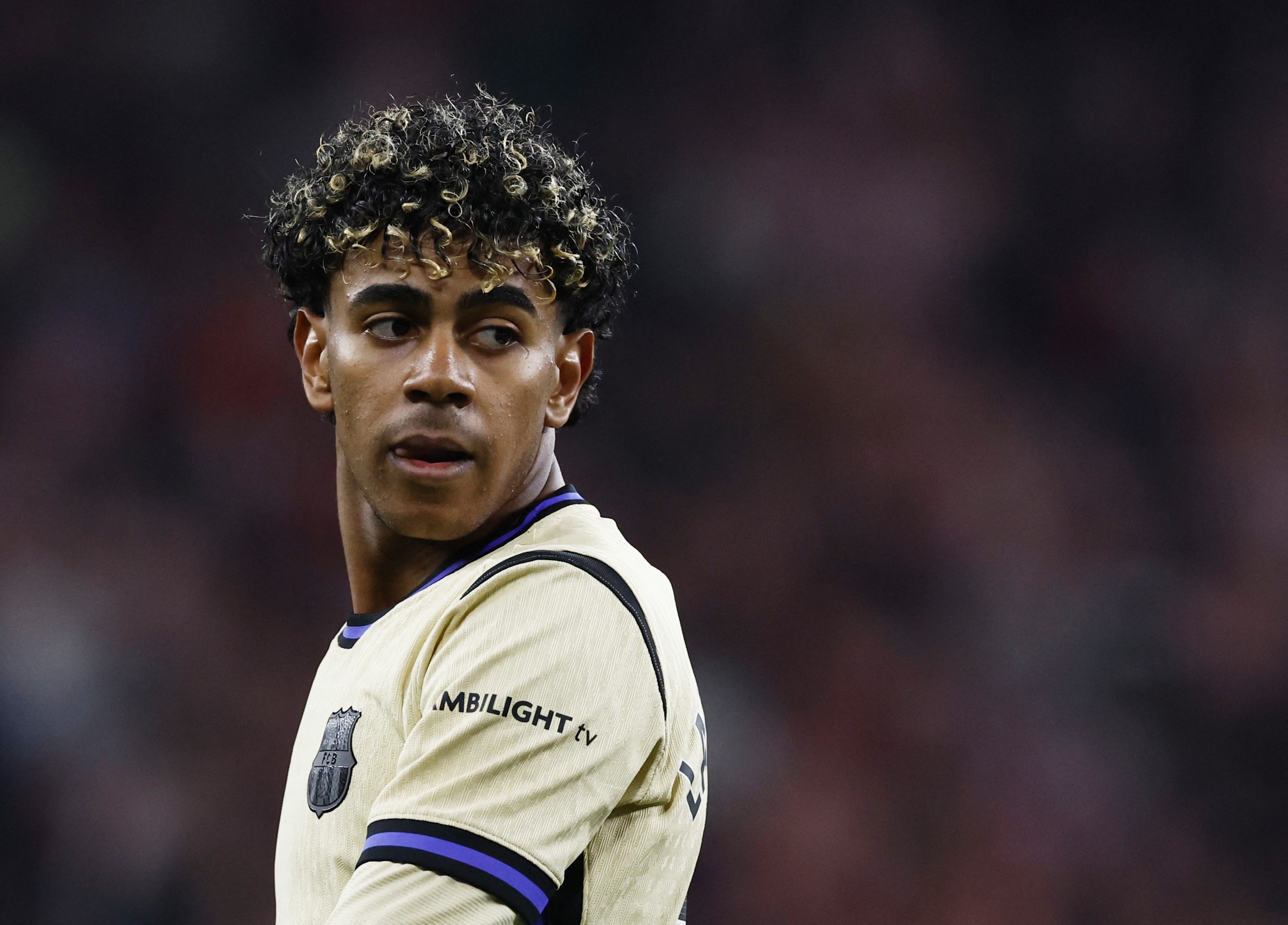 亞馬爾專訪回溯羅卡豐達童年 寶可夢卡牌與304手勢的根源