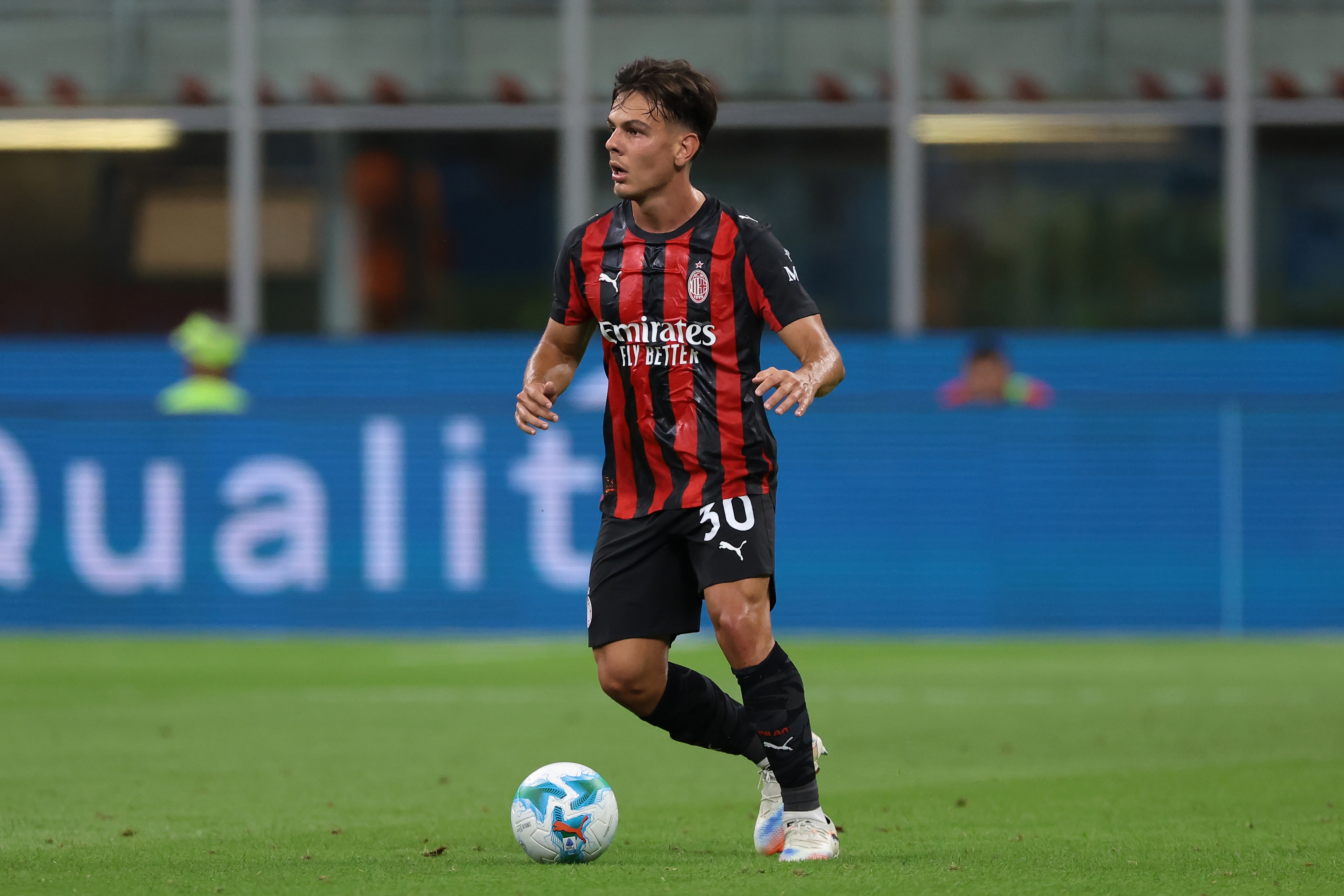 亞沙里親述加盟米蘭內(nèi)幕 塔雷伊布雙線電話攻勢促成轉(zhuǎn)會