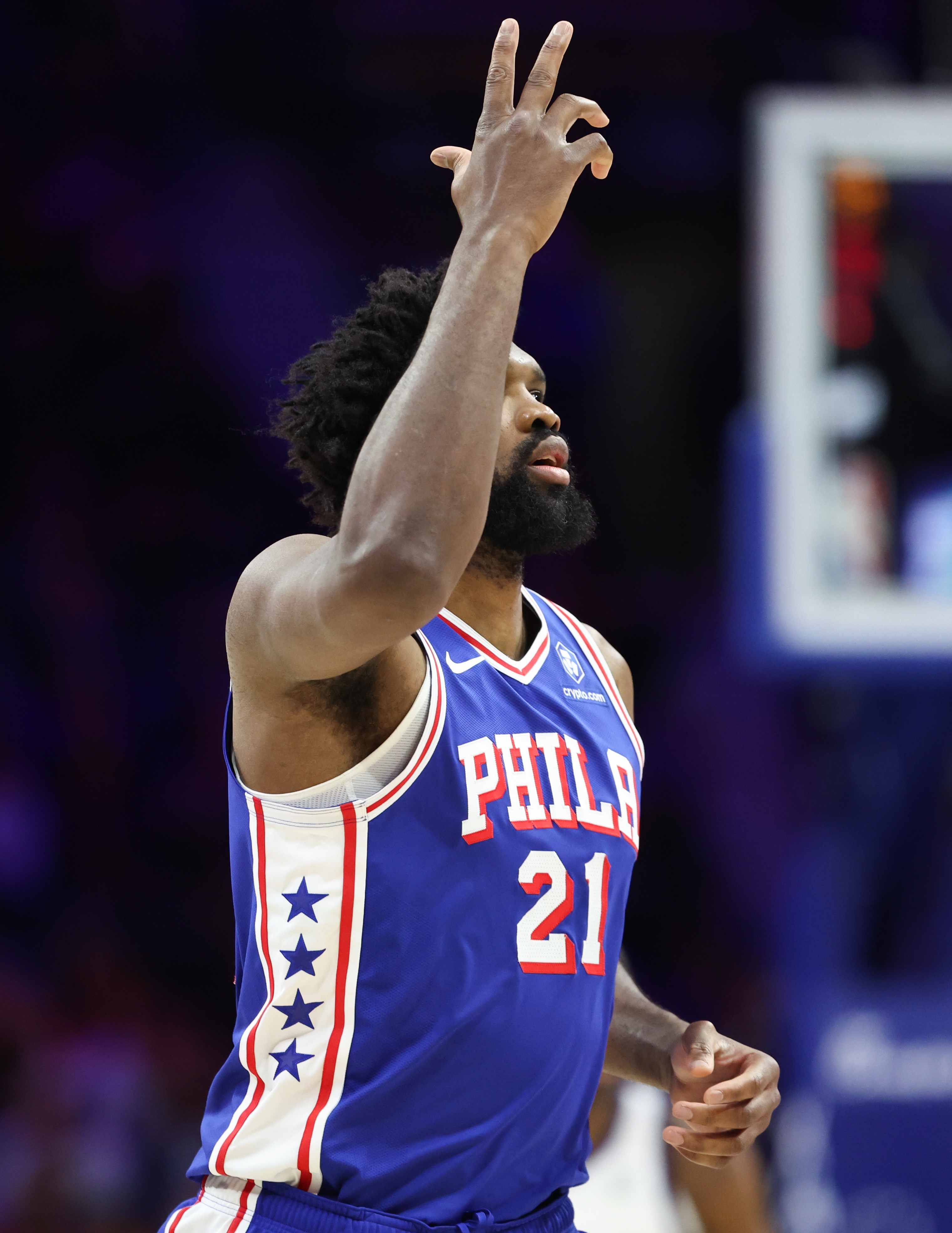 恩比德復(fù)出兩戰(zhàn)場均32分 投籃效率顯著提升 恩比德復(fù)出兩戰(zhàn)場均32分 投籃效率顯著提升