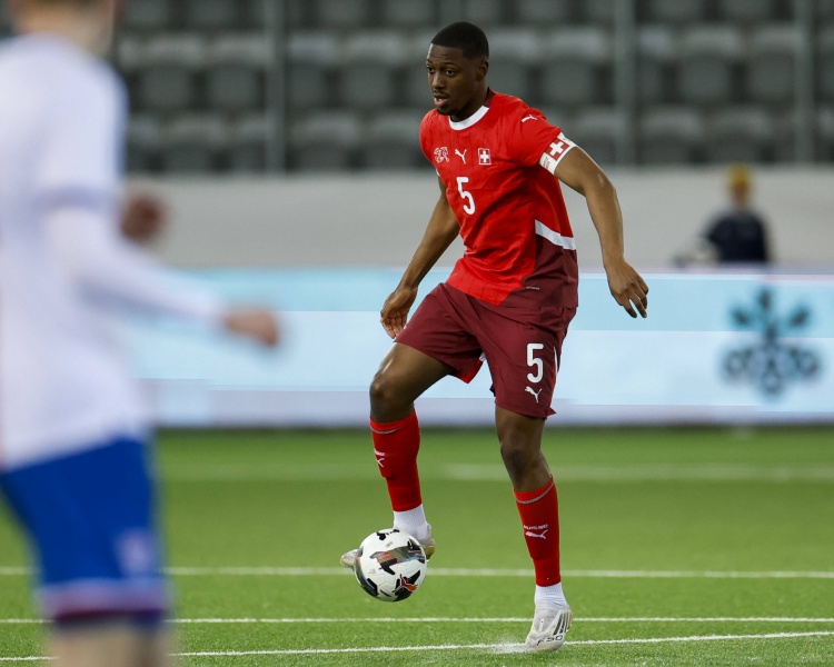 切爾西利物浦考察瑞士U21隊(duì)長(zhǎng)尼亞科西 夏窗預(yù)計(jì)800萬(wàn)鎊