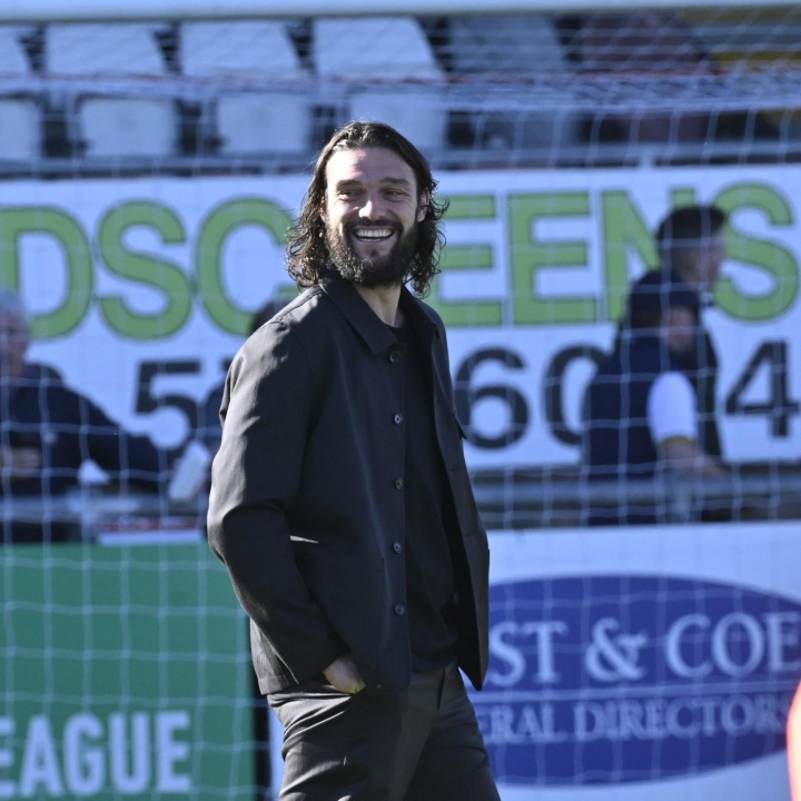 安迪·卡羅爾執(zhí)教兩連勝 KSI入主達(dá)根漢姆劍指英超