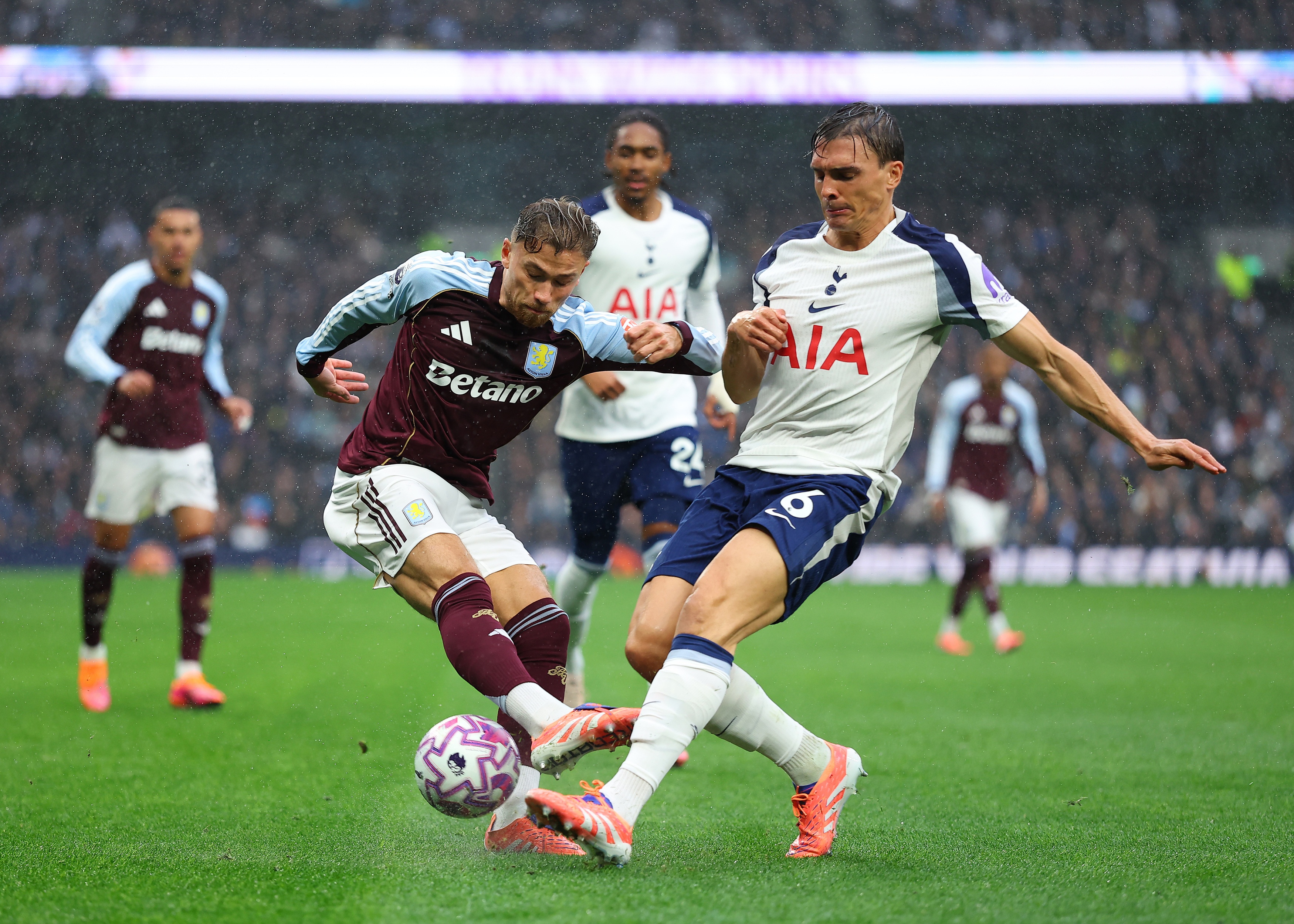 拜仁兩筆租借交易遇阻 熱刺羅馬預(yù)計放棄買斷帕利尼亞薩拉戈薩