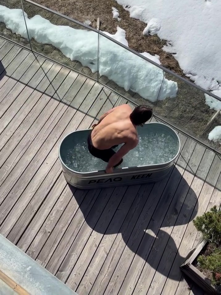 索默瑞士休賽期冰浴恢復(fù) 賽季38戰(zhàn)18場零封