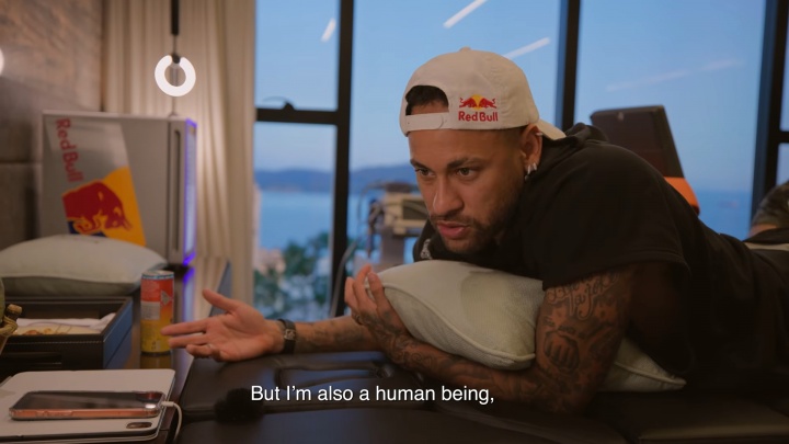 內(nèi)馬爾播客直面爭(zhēng)議 自陳帶傷出戰(zhàn)與輿論重壓