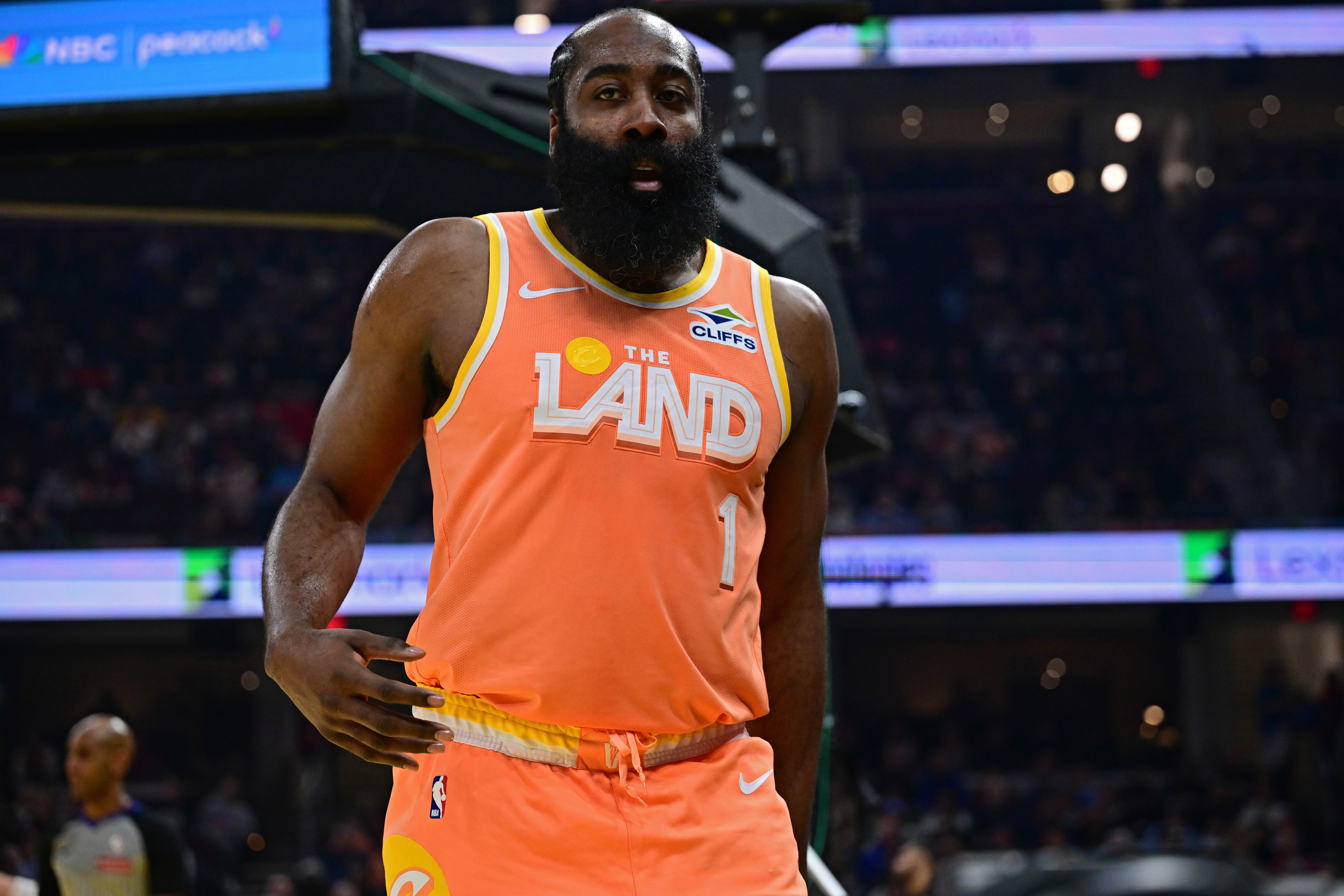 哈登生涯10+助攻場次達(dá)357場 超越詹姆斯獨(dú)占?xì)v史第十