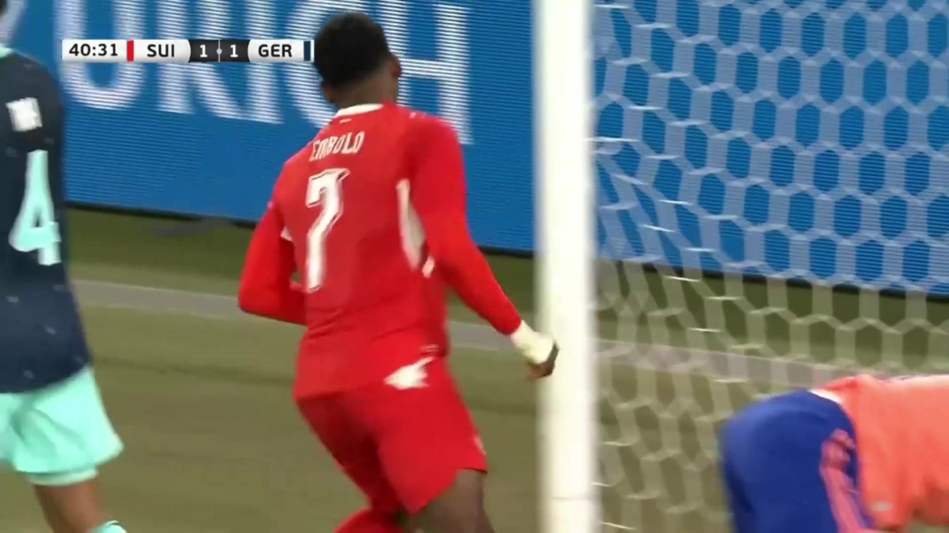 威德默右路傳中助攻，恩博洛頭球沖頂破門！