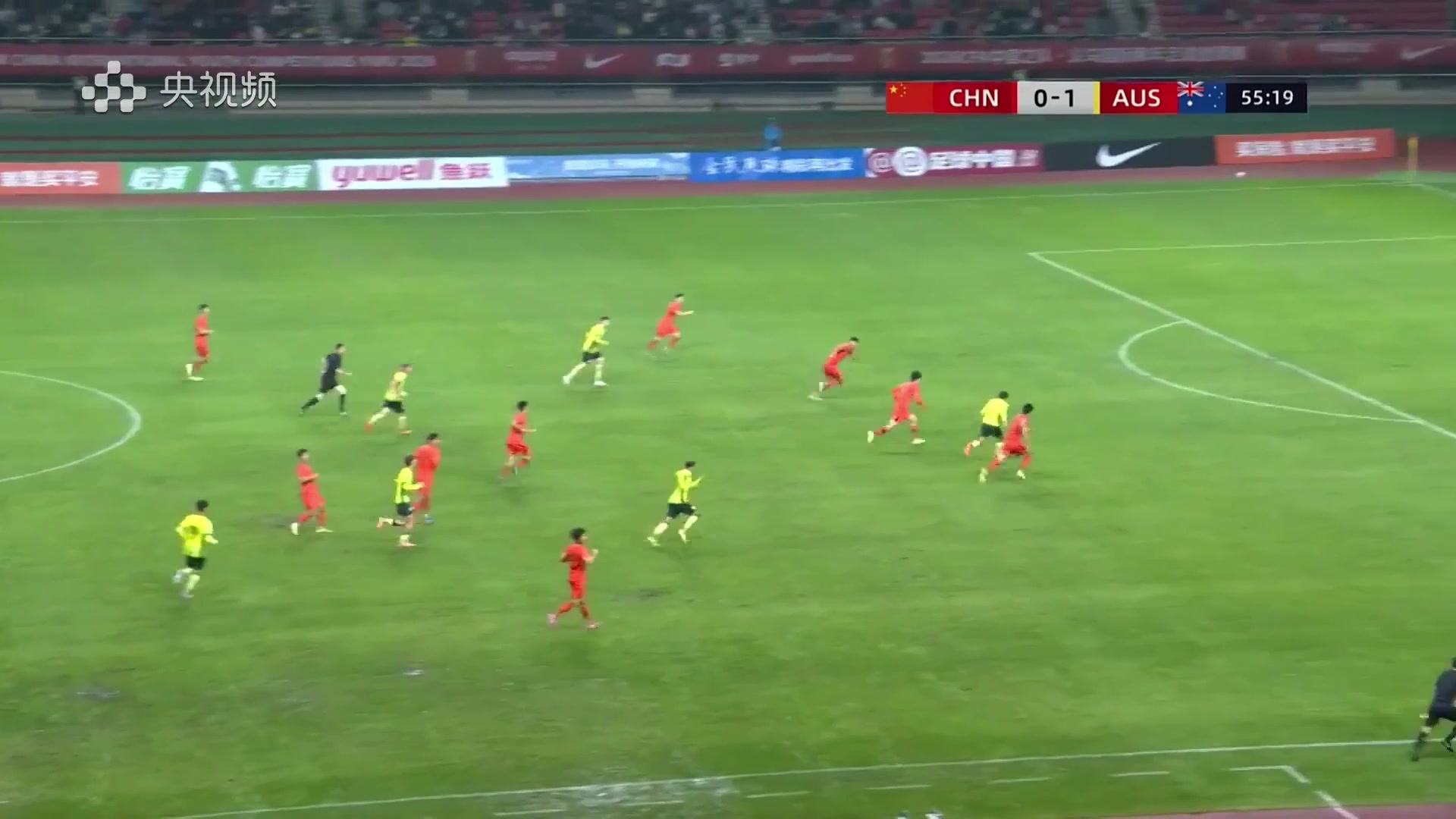 直塞打穿防線！對(duì)手單刀破門，U19國足0-2落后