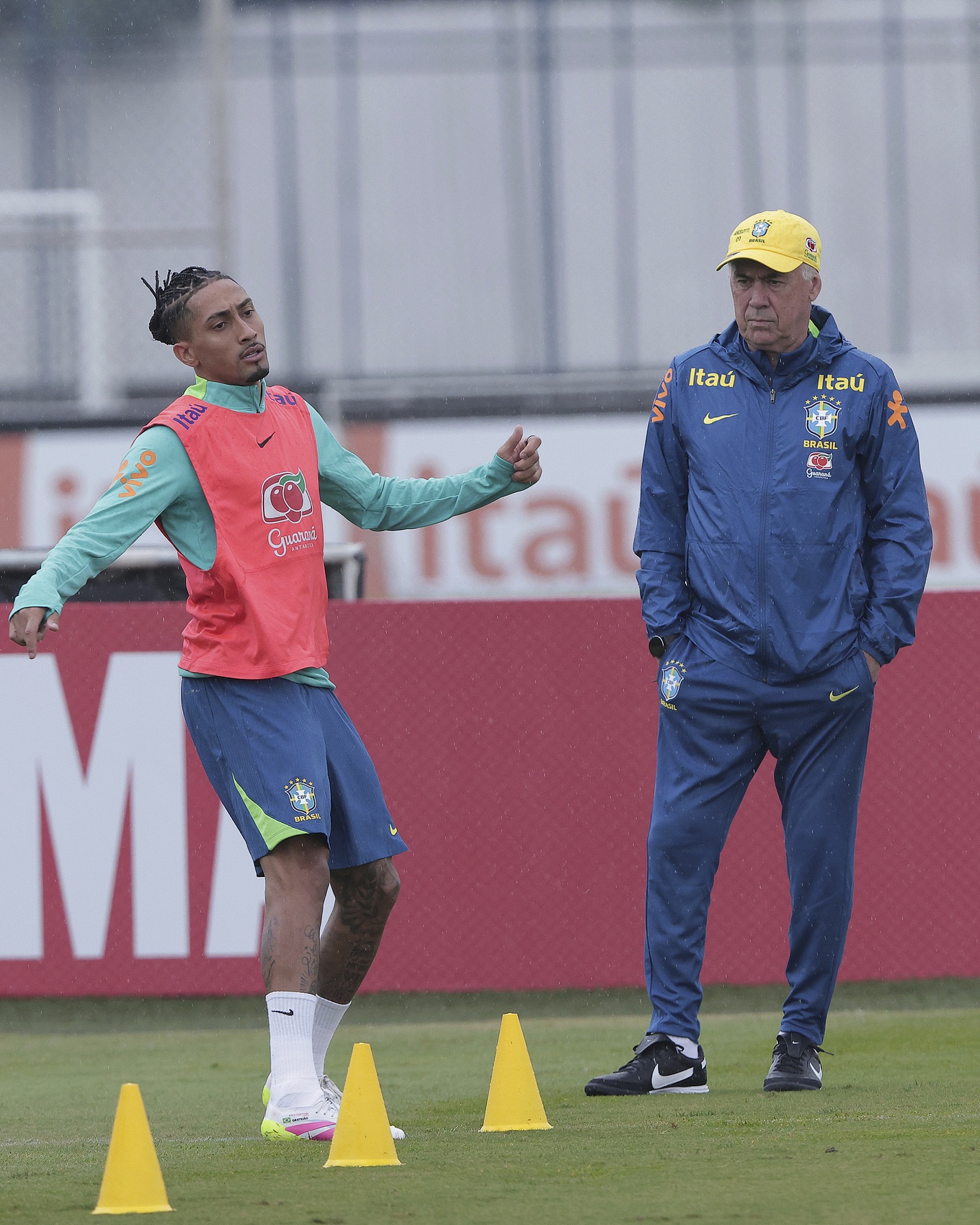 拉菲尼亞傷缺五周 每體曝傷情與巴西隊(duì)內(nèi)地位認(rèn)知偏差有關(guān)