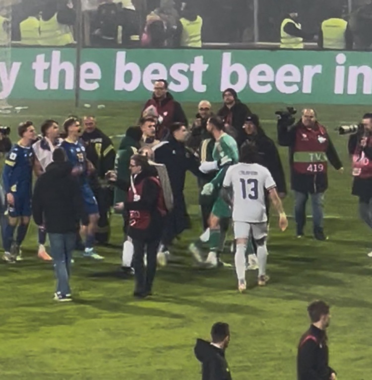 多納魯馬搶撕波黑門將點(diǎn)球小抄 沖突頻發(fā)意大利點(diǎn)球出局