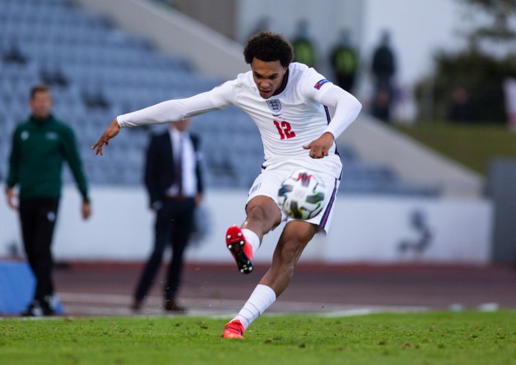 阿諾德落選英格蘭名單 近三季創(chuàng)造機(jī)會(huì)數(shù)仍領(lǐng)跑本土右閘