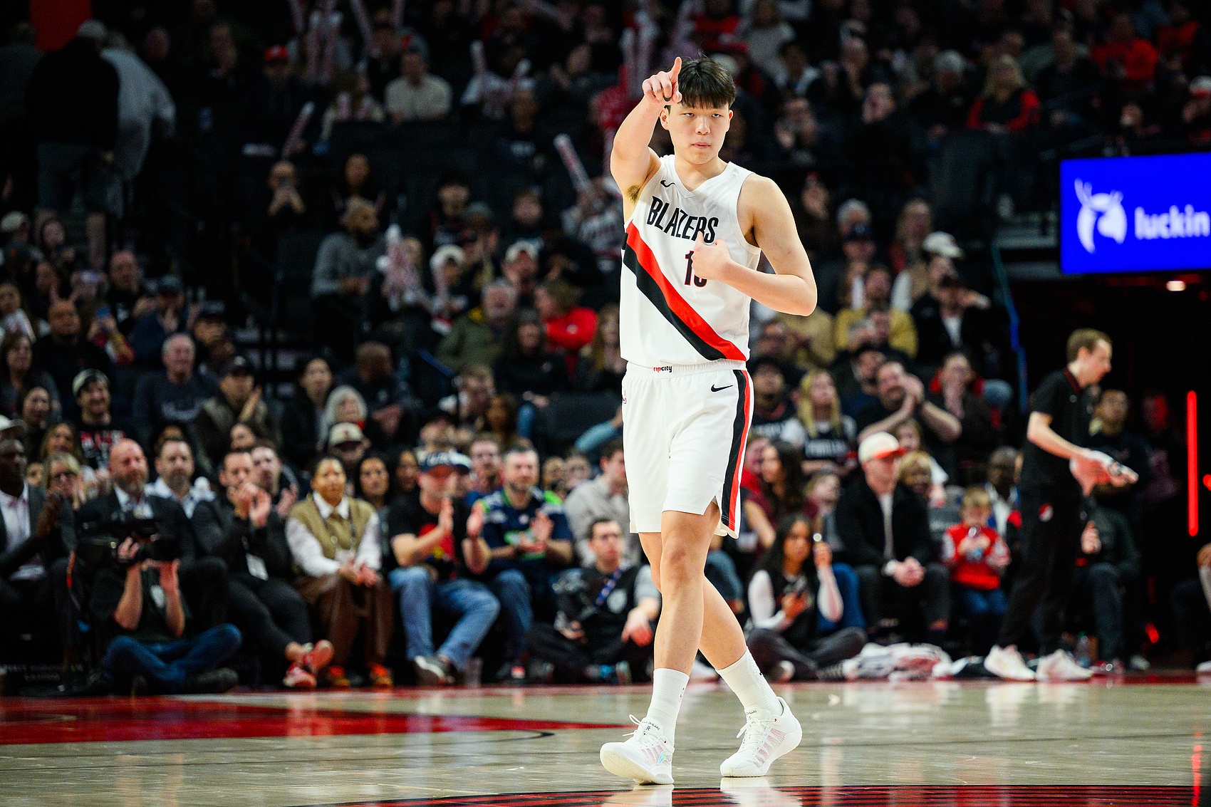 開(kāi)拓者違規(guī)接觸楊瀚森遭聯(lián)盟重罰 球隊(duì)主動(dòng)報(bào)告接受裁決