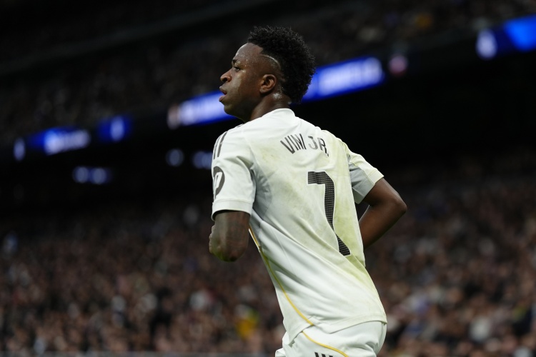 維尼修斯室內(nèi)恢復(fù)訓(xùn)練 出戰(zhàn)馬略卡或任替補