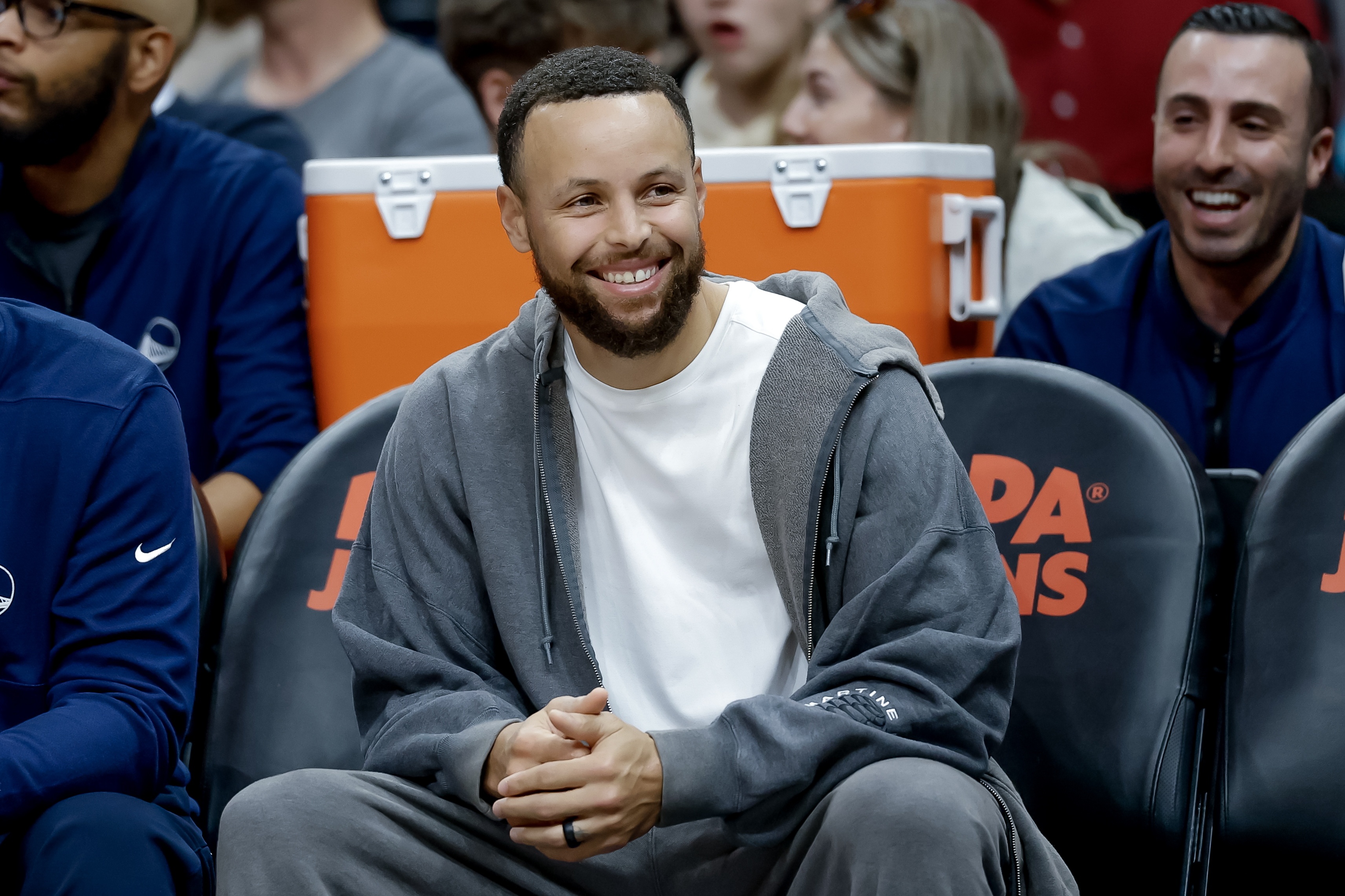 香波特直言對(duì)勇士無期待 庫里復(fù)出時(shí)間表更新