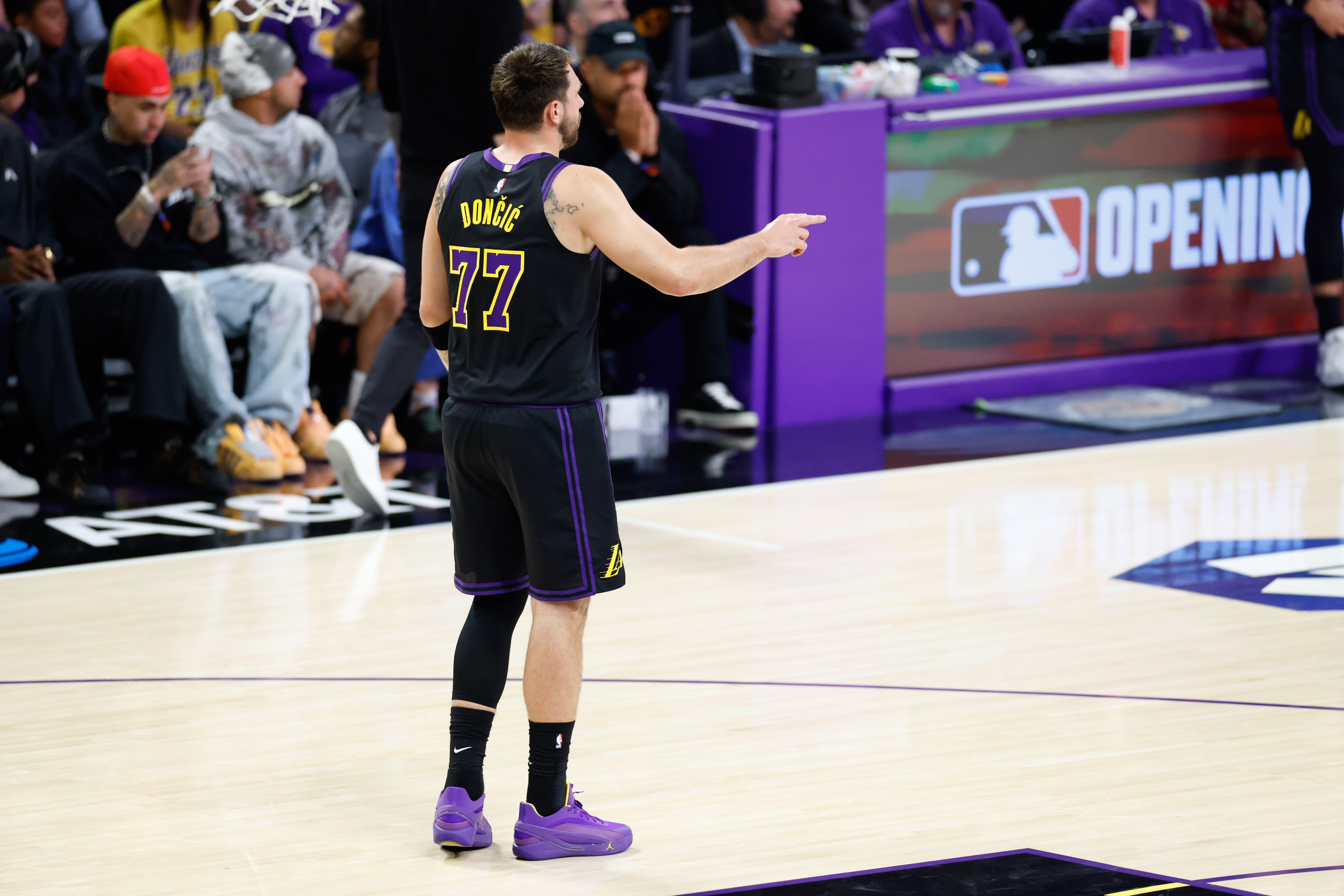 東契奇?zhèn)薓VP競爭出局 亞歷山大獲獎前景明朗