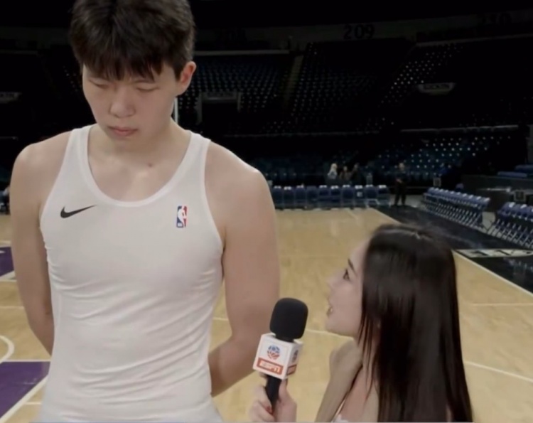 楊瀚森賽前稱身體狀態(tài)滿分 淡化球權(quán)強調(diào)團隊貢獻