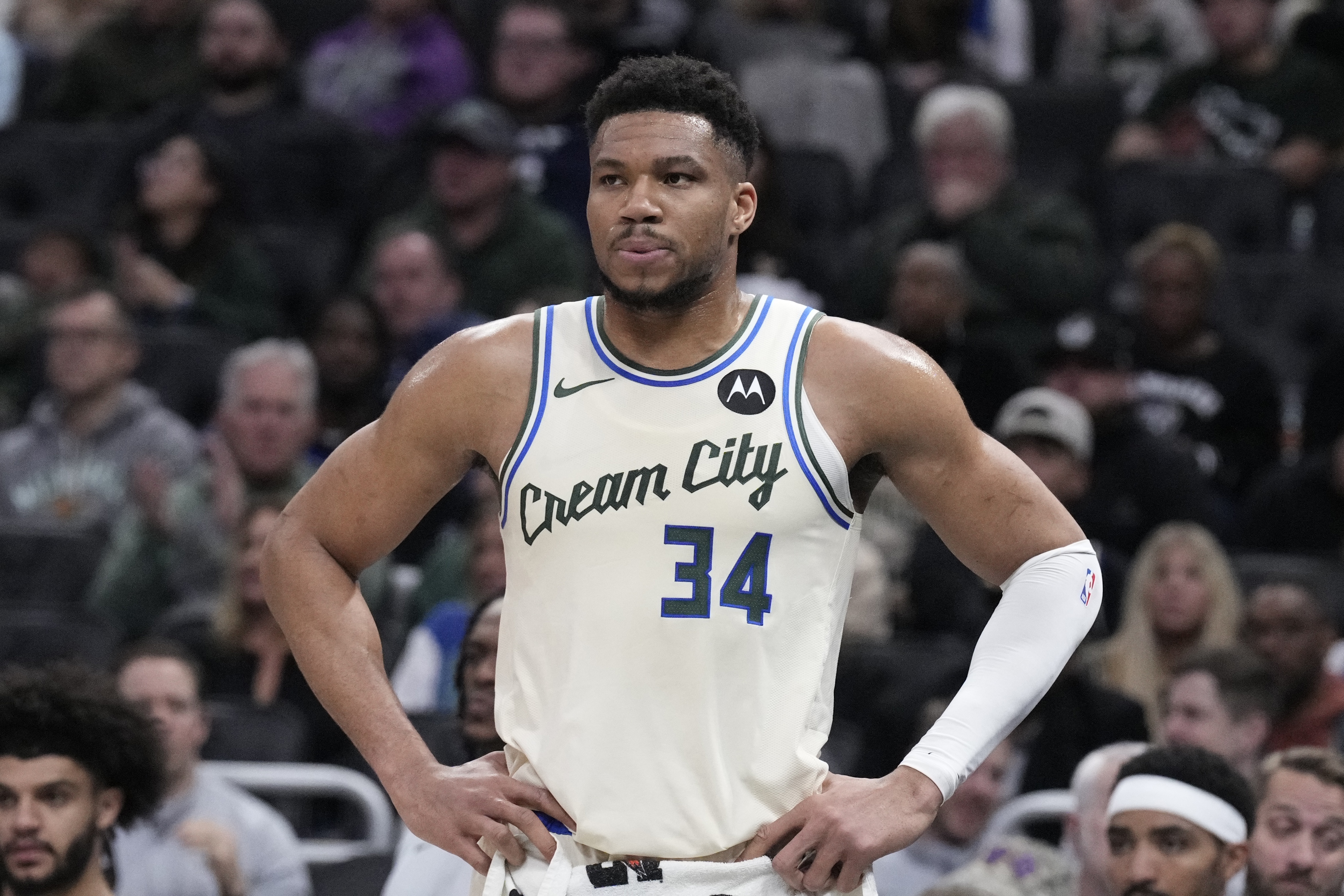 字母哥公開炮轟雄鹿輪休決定 聯(lián)盟介入調(diào)查傷情陳述矛盾