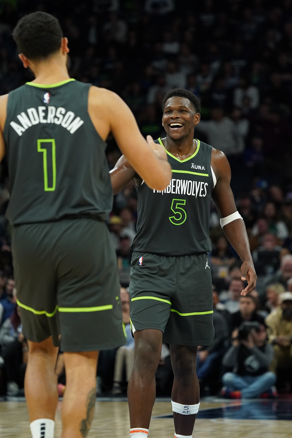 愛德華茲復出15中3僅8分 李凱爾稱其能自我調(diào)整 愛德華茲復出15中3僅8分 李凱爾稱其能自我調(diào)整