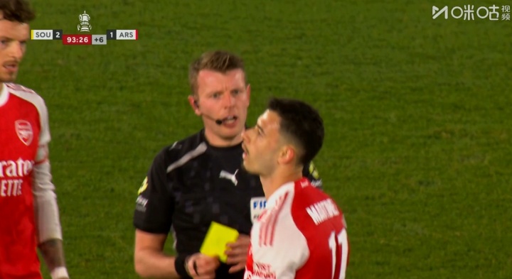 馬丁內利補時推搡裁判染黃 阿森納心態(tài)失衡