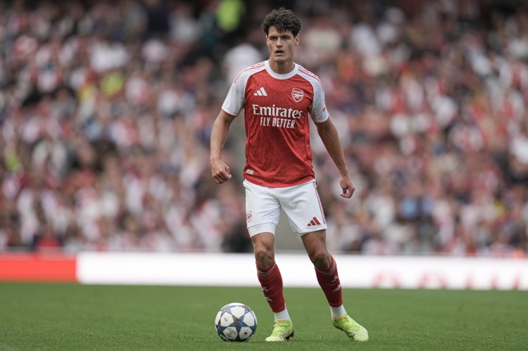 諾爾高復(fù)盤足總杯出局 直言槍手攻防轉(zhuǎn)換應(yīng)對不力