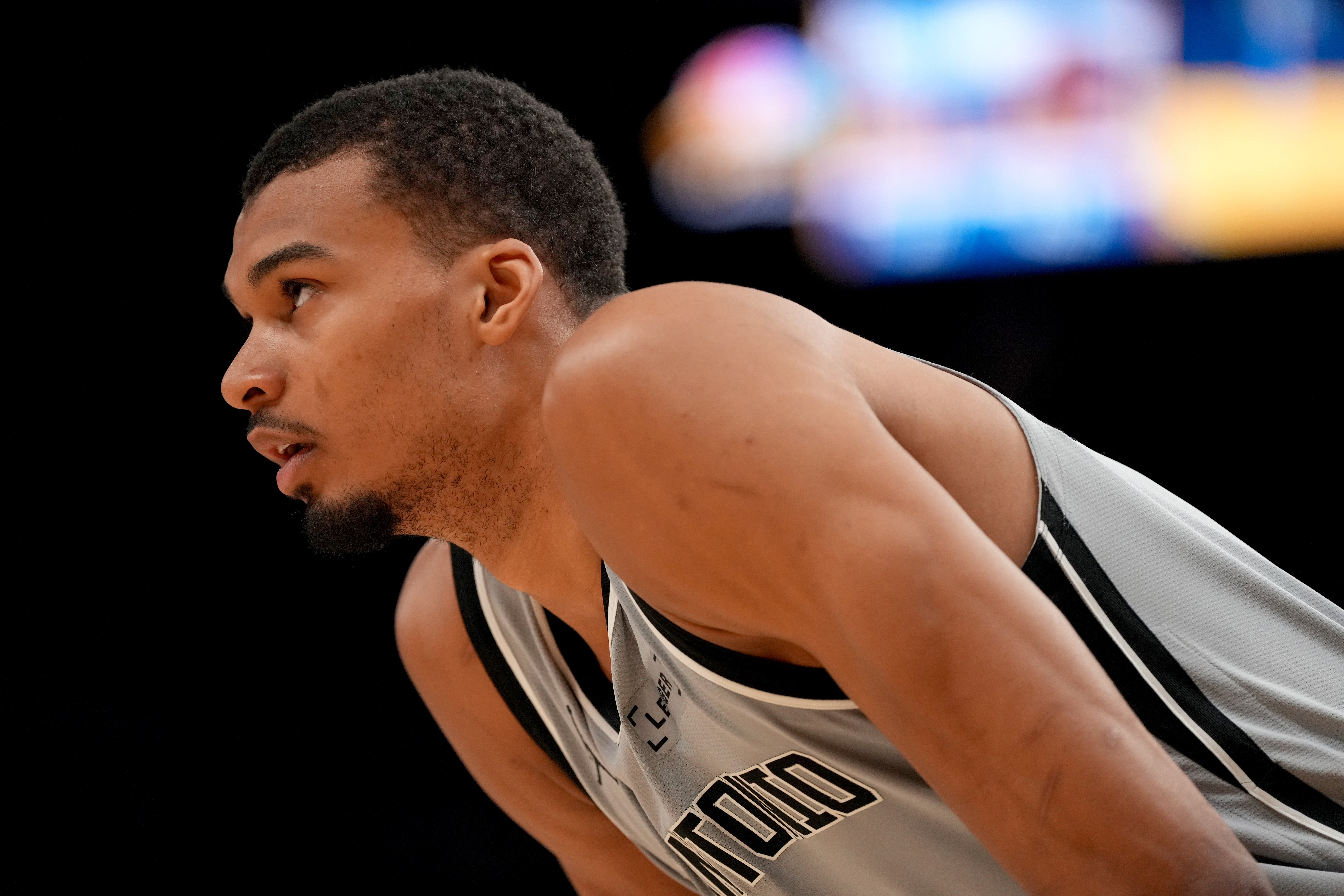 文班亞馬34+18+7+5帽難救主 馬刺加時(shí)負(fù)掘金終結(jié)其個(gè)人15連勝