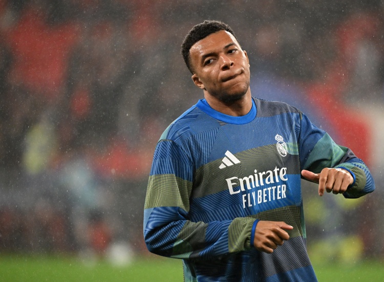 馬卡電臺(tái)復(fù)盤(pán)皇馬敗局 巴爾韋德缺陣影響遠(yuǎn)超姆巴佩爭(zhēng)議