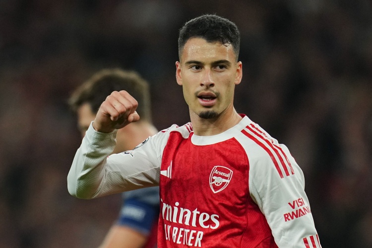 馬丁內(nèi)利推搡裁判僅吃黃牌 英足總預(yù)計不再追加處罰