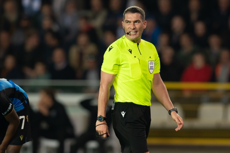 巴薩馬競(jìng)歐冠裁判組確定 羅馬尼亞主裁科瓦奇執(zhí)法諾坎普 巴薩馬競(jìng)歐冠裁判組確定 羅馬尼亞主裁科瓦奇執(zhí)法諾坎普