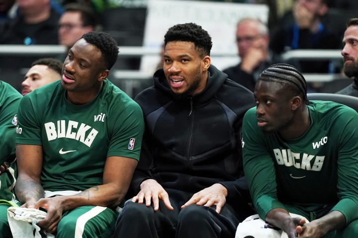 字母哥目標(biāo)常規(guī)賽末段復(fù)出 力爭與兩兄弟同場創(chuàng)紀(jì)錄