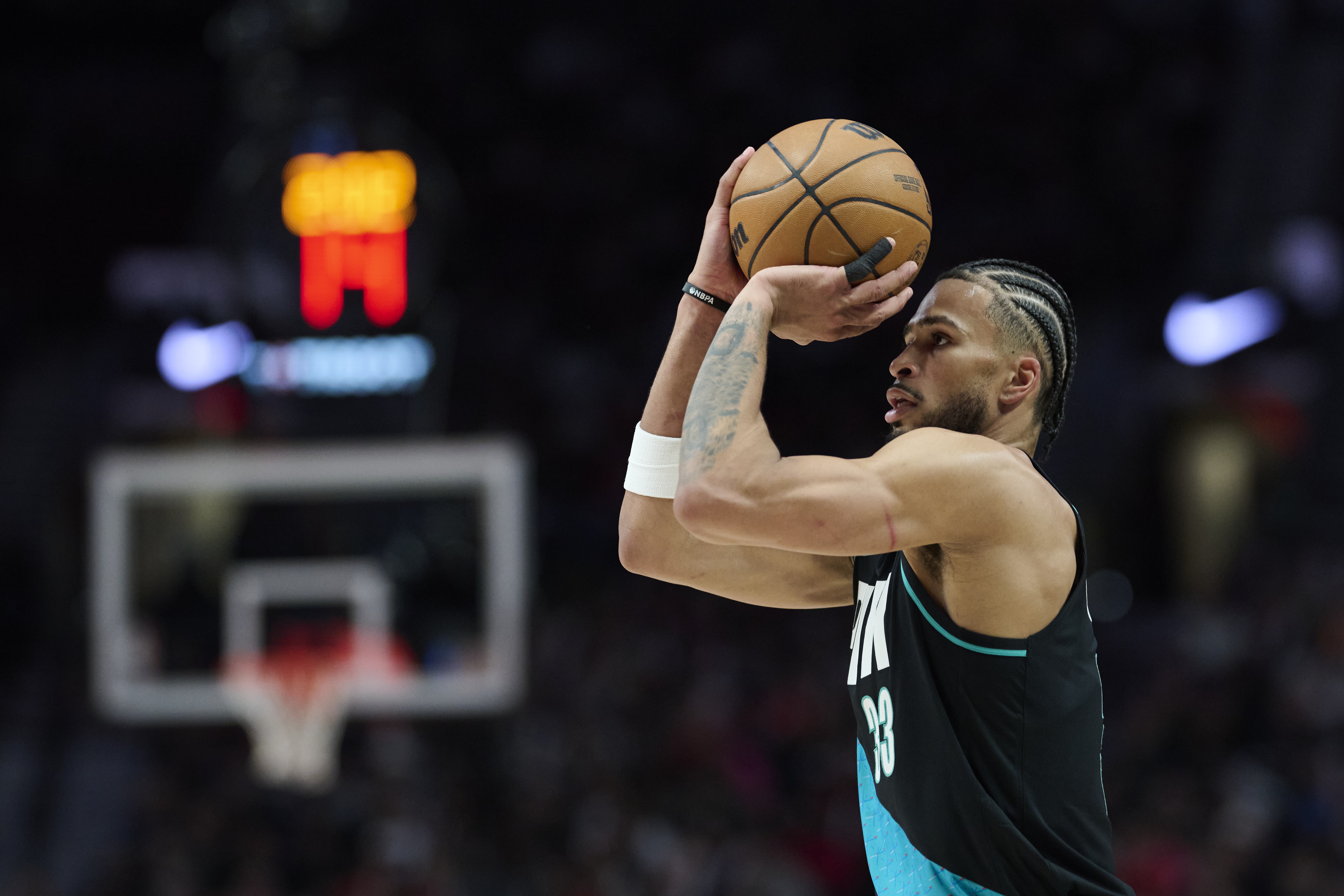 卡馬拉首節(jié)三分彈無虛發(fā) 開拓者客場領先掘金