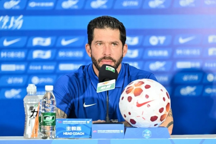 武漢三鎮(zhèn)客戰(zhàn)重慶銅梁龍 莫拉賽前強(qiáng)調(diào)充分備戰(zhàn)