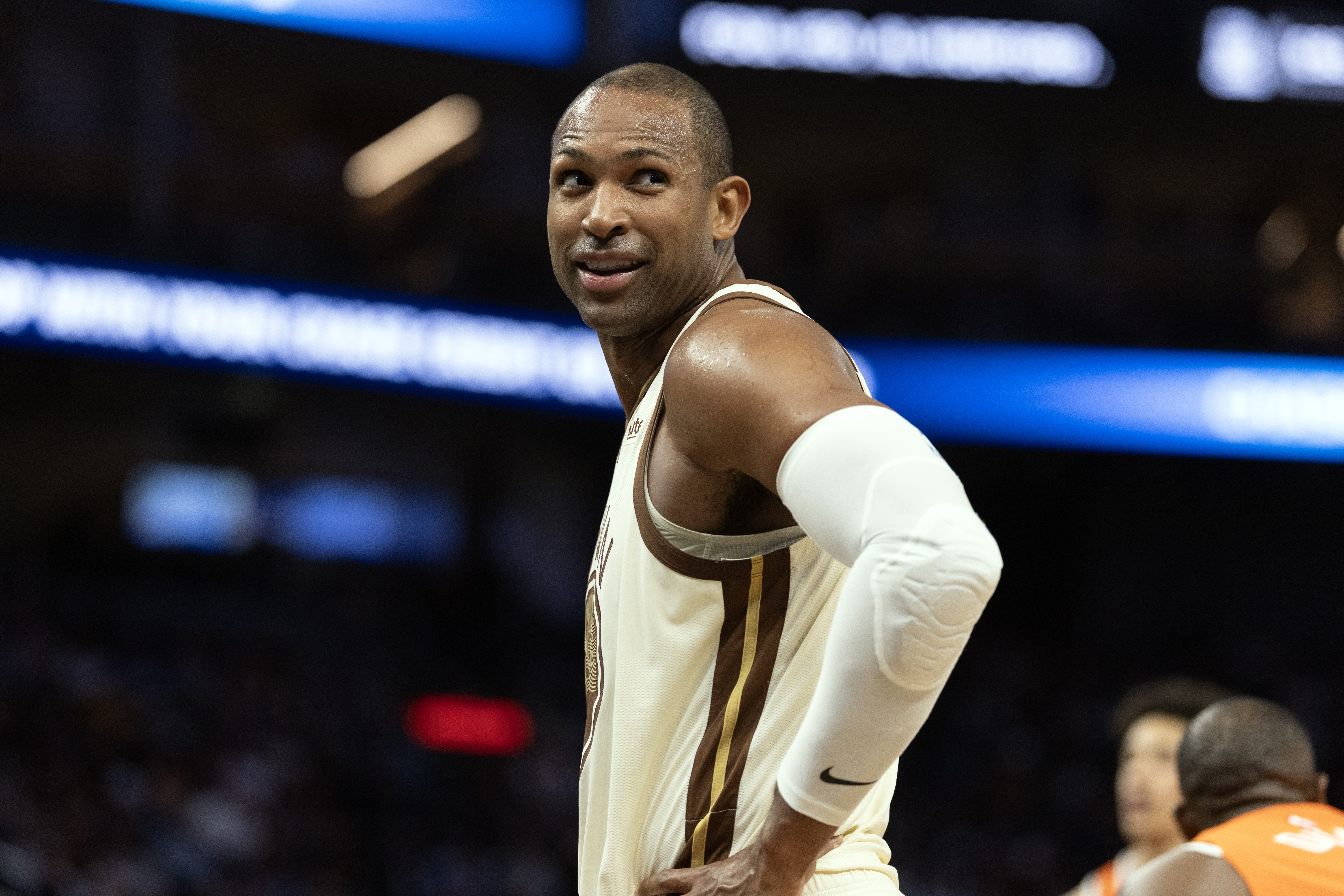 霍福德末節(jié)4記三分送走快船 雷霆坐收漁翁之利鎖定樂透簽