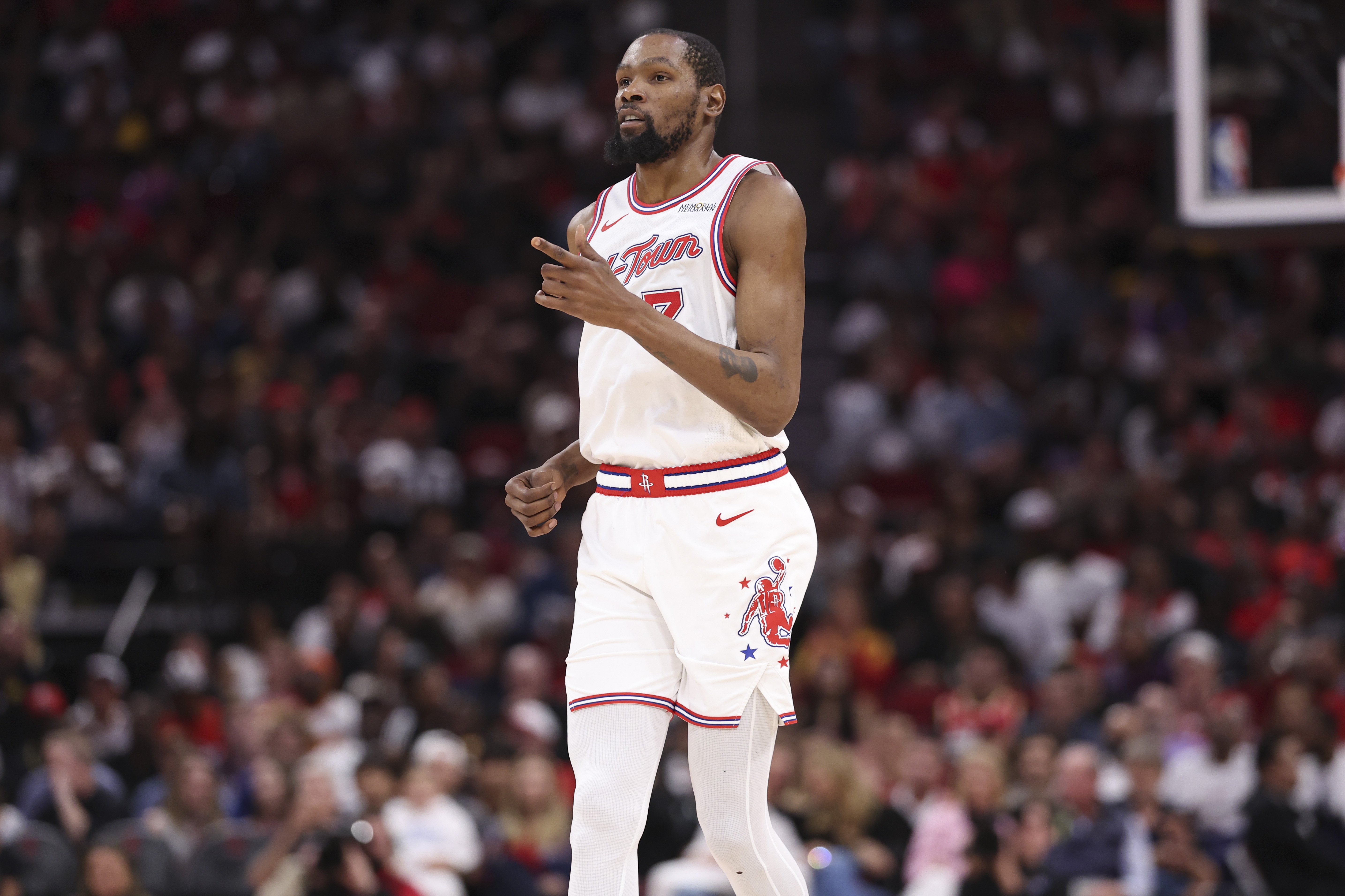 杜蘭特右膝挫傷被列為出戰(zhàn)成疑 火箭內(nèi)部對(duì)傷情持樂(lè)觀態(tài)度