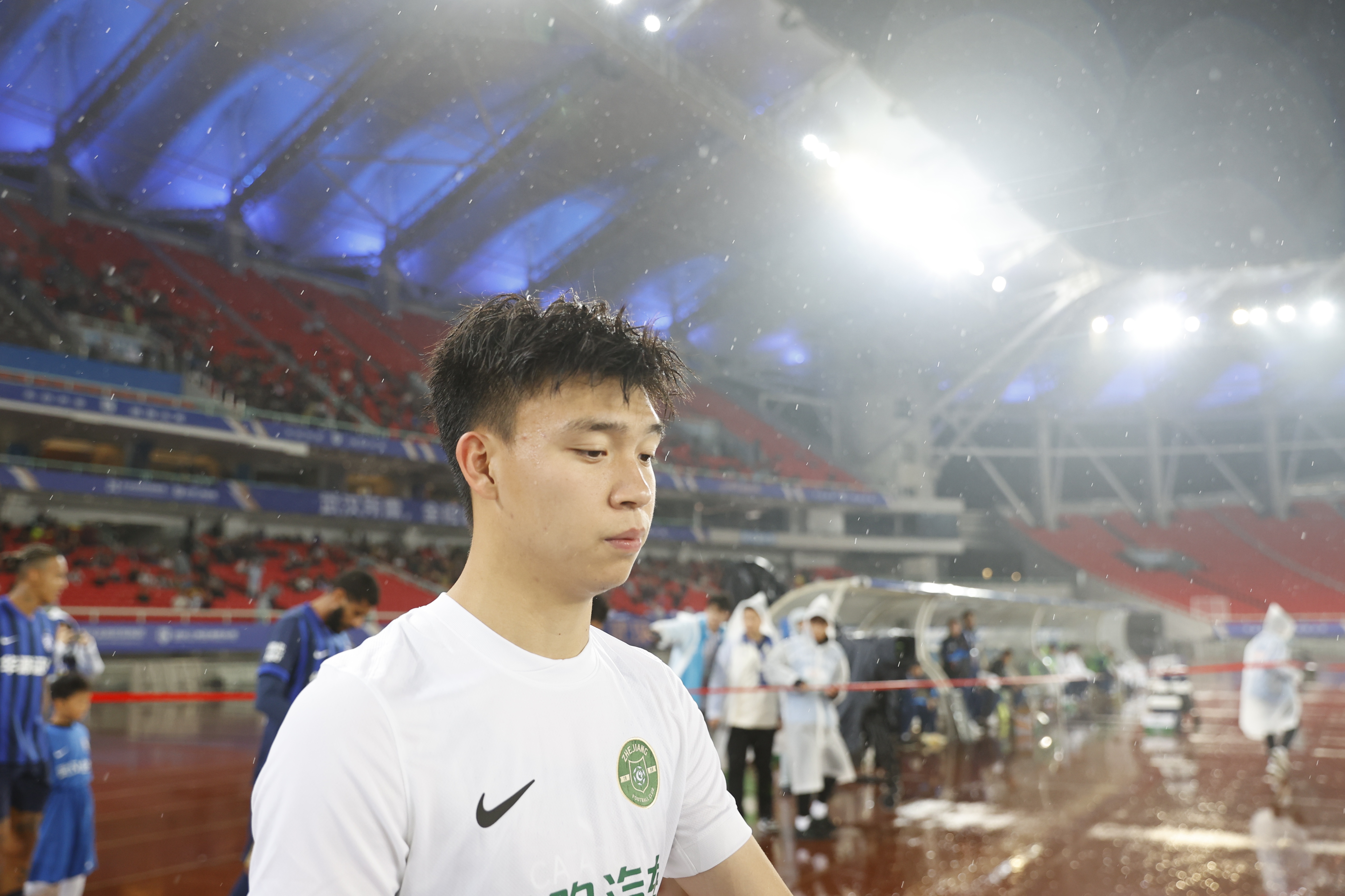 王鈺棟四輪球荒浙江進(jìn)攻啞火 米特里策缺陣影響凸顯