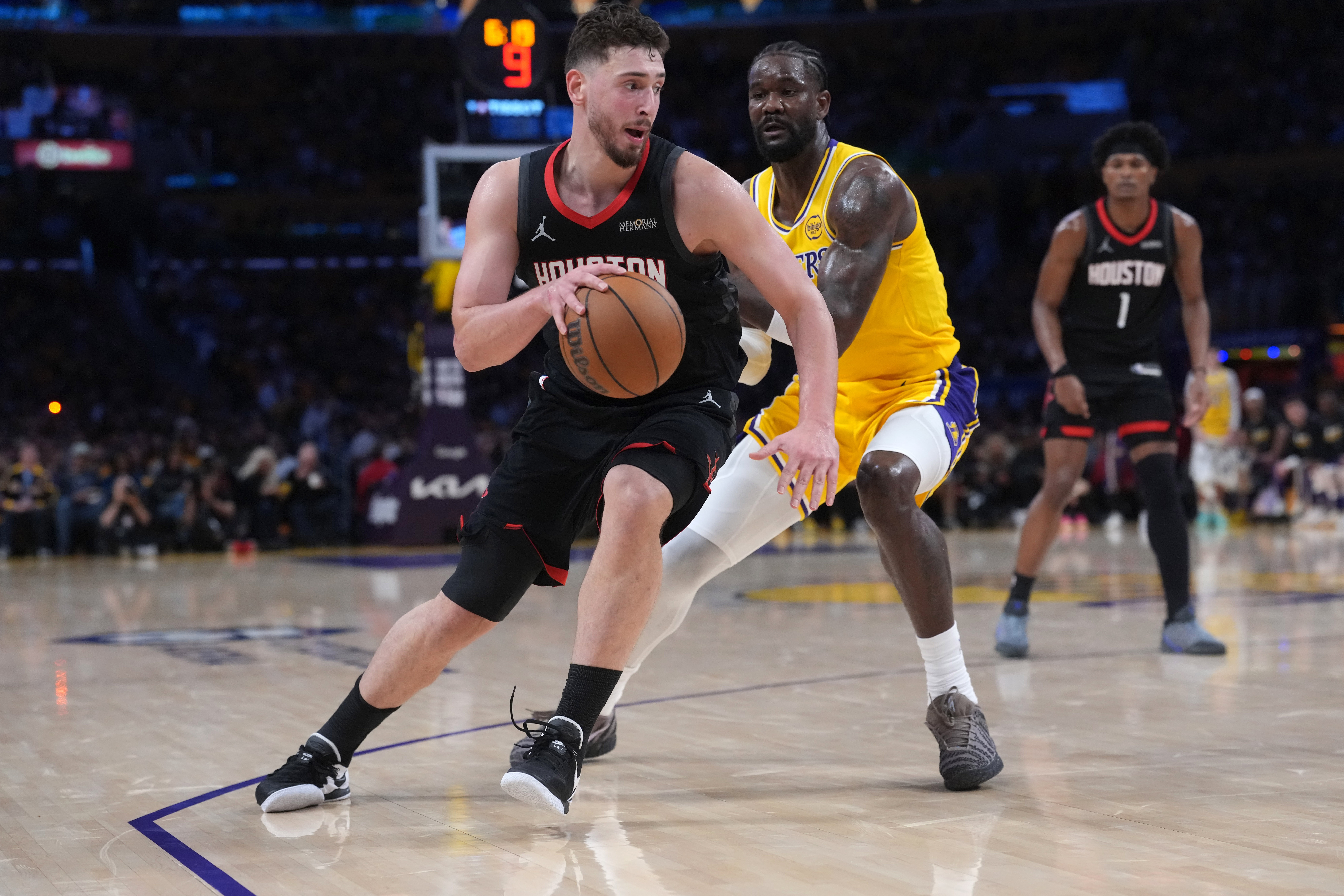 申京季后賽效率驟降 對(duì)艾頓命中率從常規(guī)賽90%跌至36%