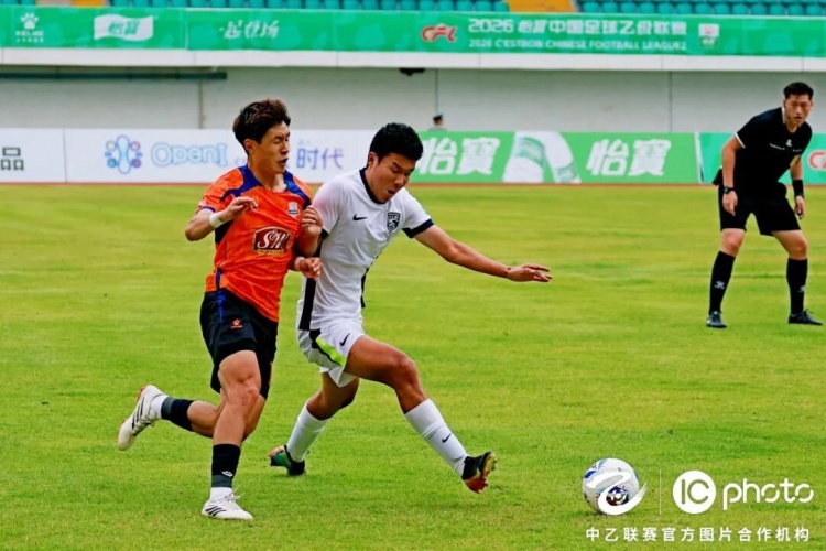 何鑫杰破門(mén)難救主 武漢三鎮(zhèn)B隊(duì)客場(chǎng)1-2負(fù)于廈門(mén)飛鷺