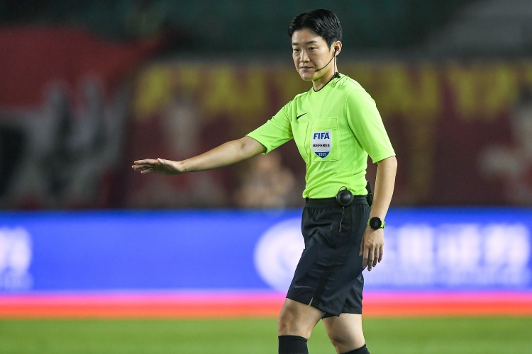 兩位中國女裁判受邀執(zhí)法U17女足歐錦賽
