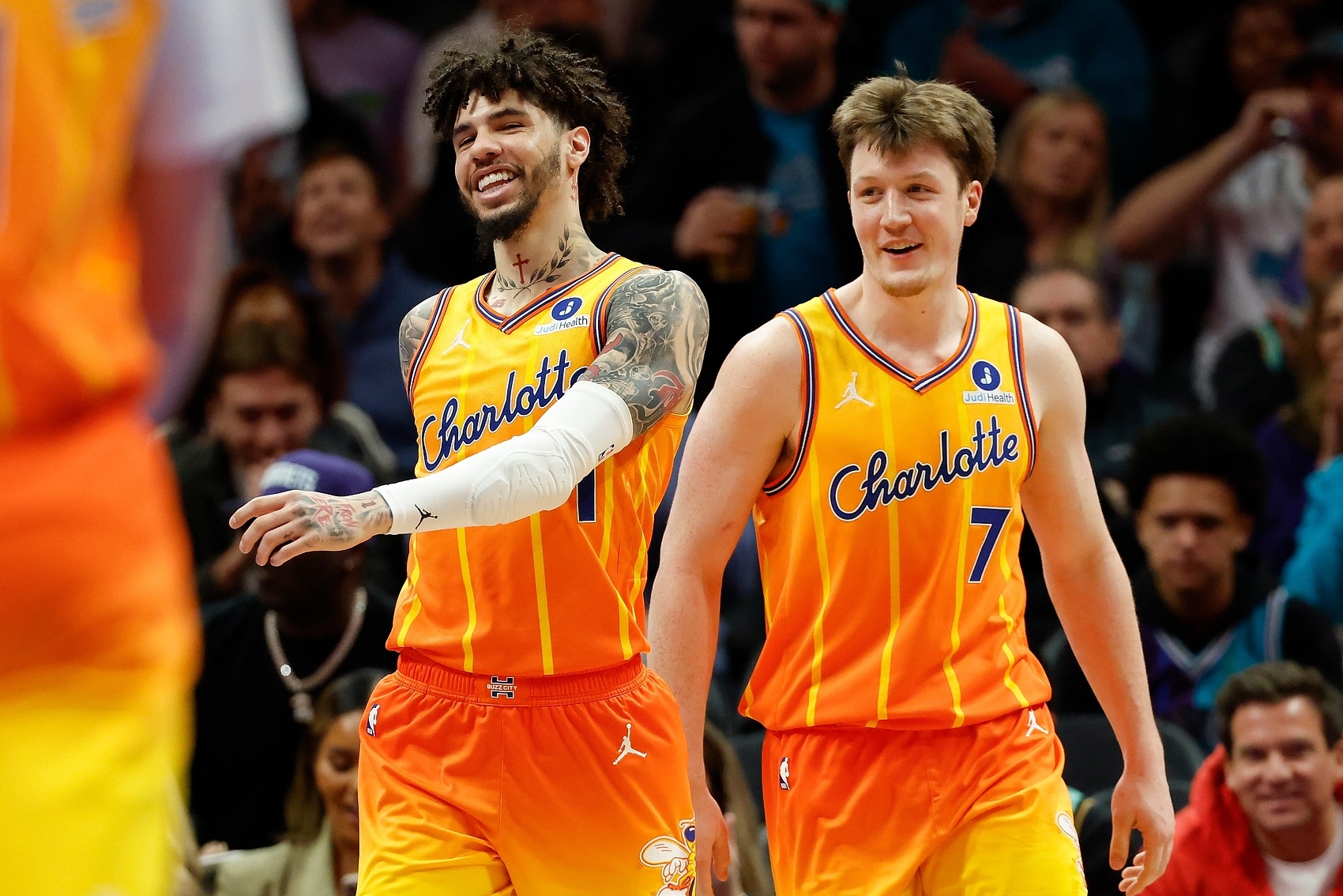 太陽vs黃蜂、森林狼vs活塞、湖人vs雷霆、騎士vs勇士、鵜鶘vs開拓者、馬刺vs快船比分預(yù)測與盤口分析